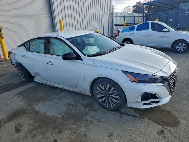 Nissan Altima Sv Image 9