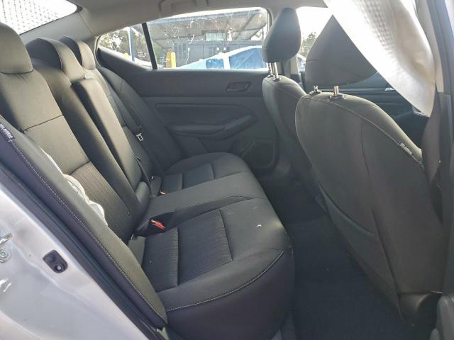 Nissan Altima Sv Image 11