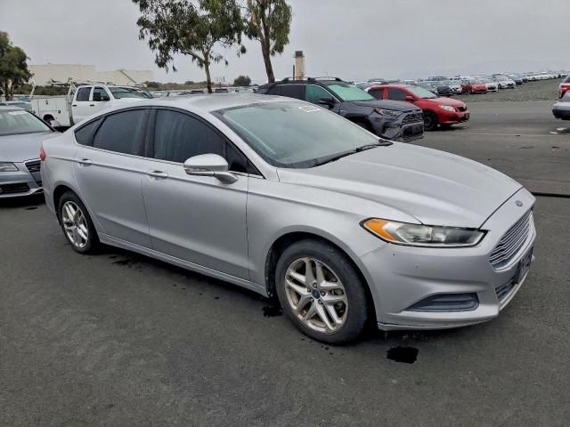 Ford Fusion Se Image 6