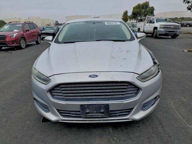Ford Fusion Se Image 4