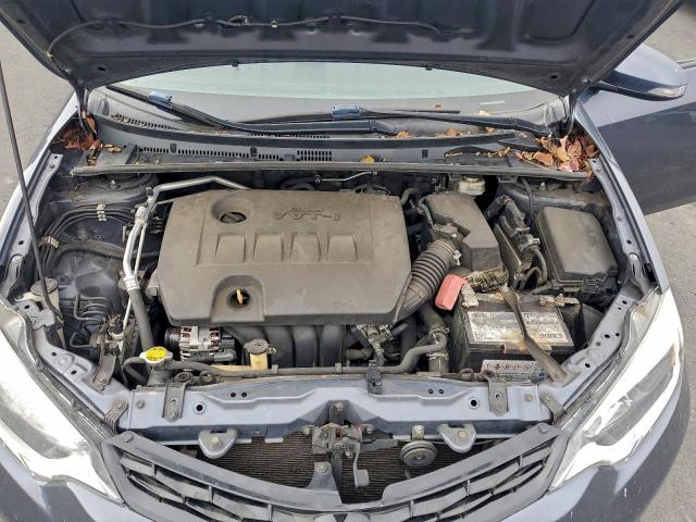 Toyota Corolla L Image 12