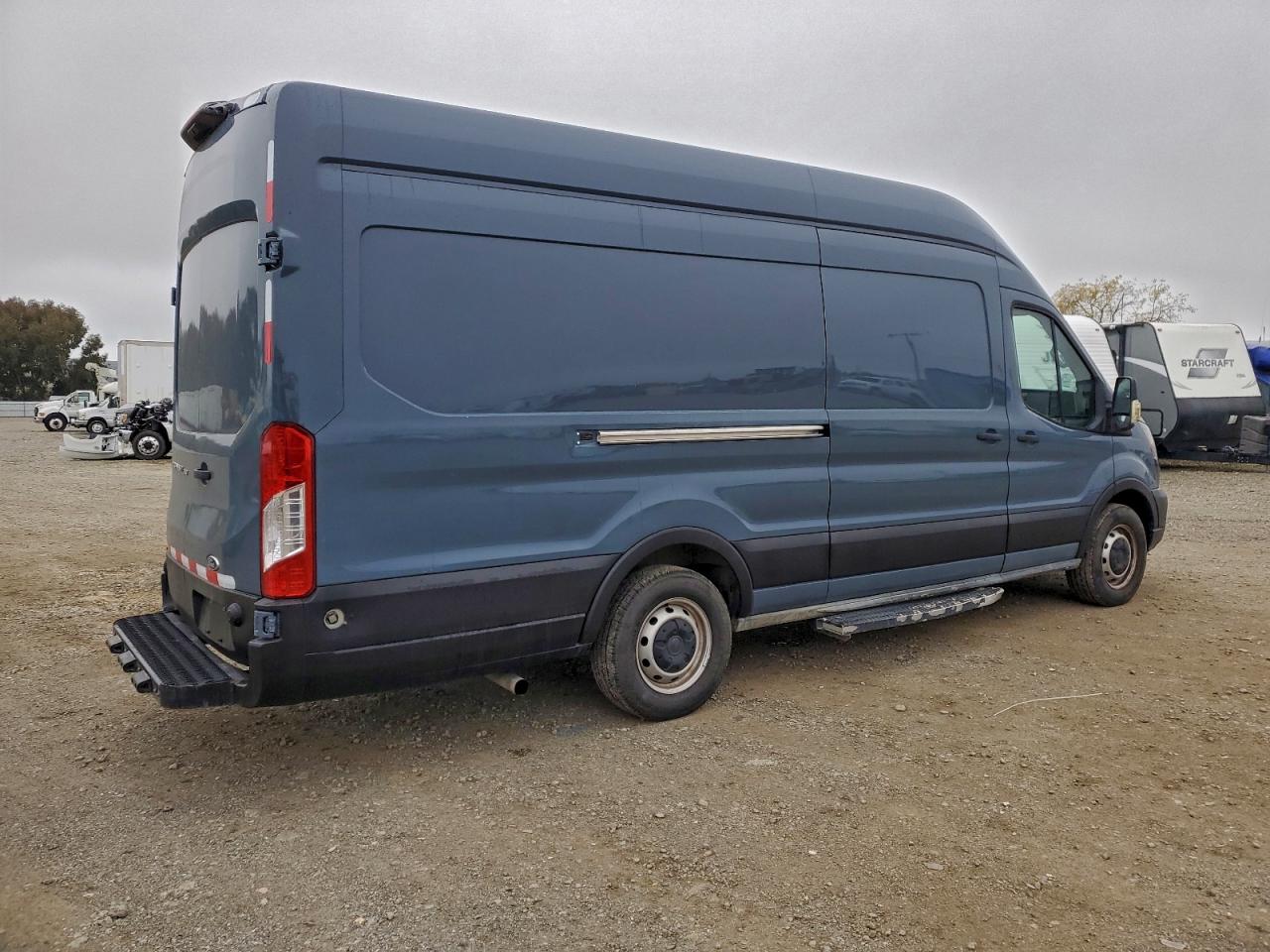 Ford Transit T-250 Image 3