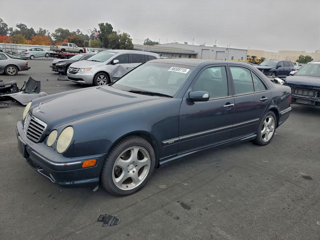 Mercedes-Benz E-Class 320 Image 1