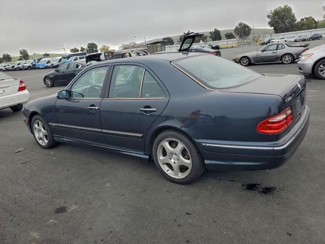 Mercedes-Benz E-Class 320 Image 11