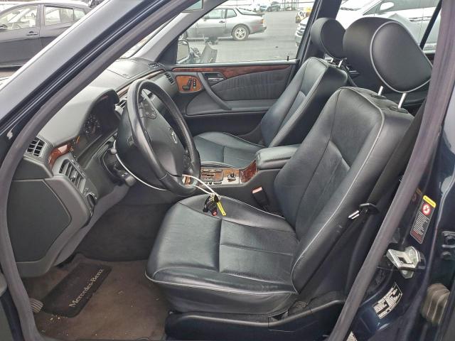 Mercedes-Benz E-Class 320 Image 6