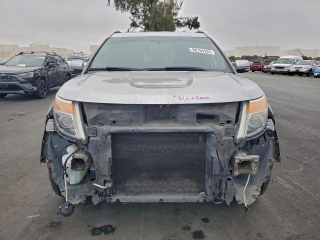 Ford Explorer Limited Image 9