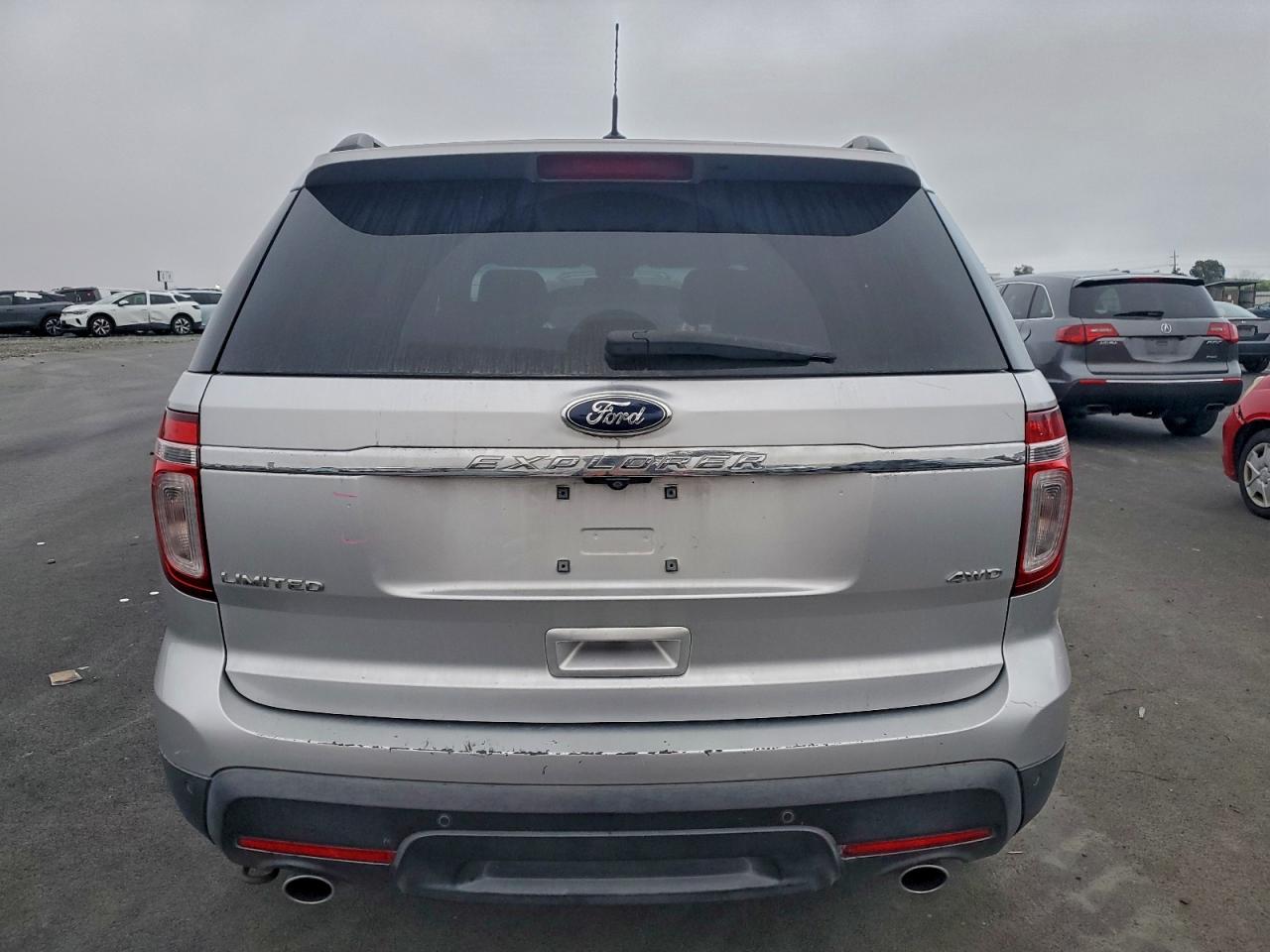 Ford Explorer Limited Image 10