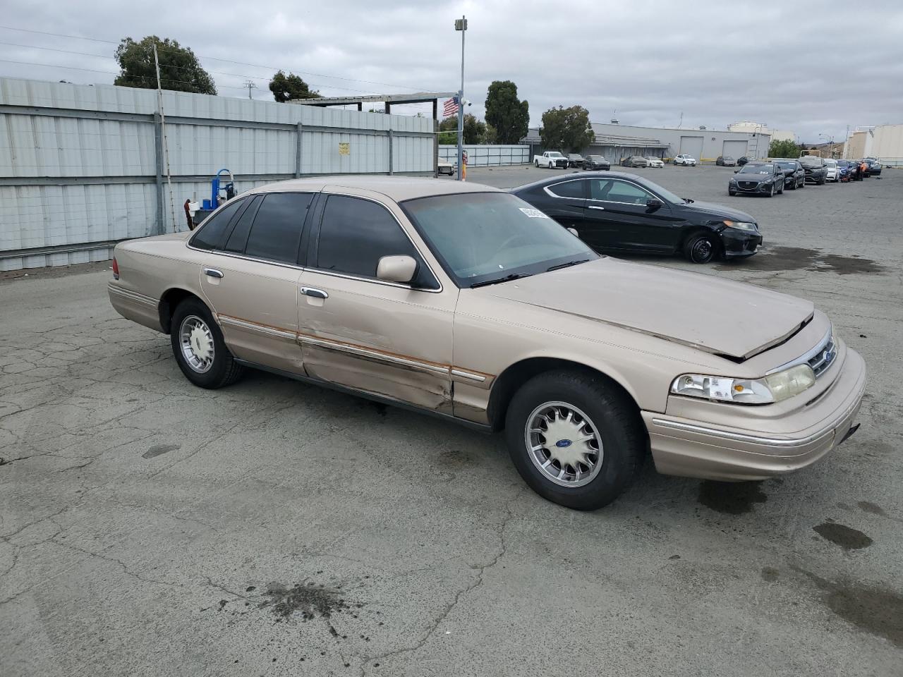 Ford Crown Vic Lx Image 6