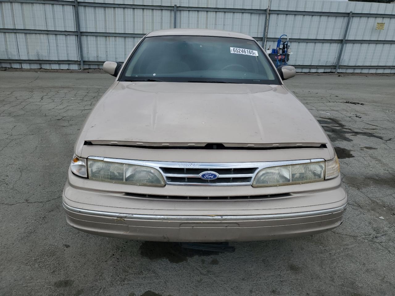 Ford Crown Vic Lx Image 3