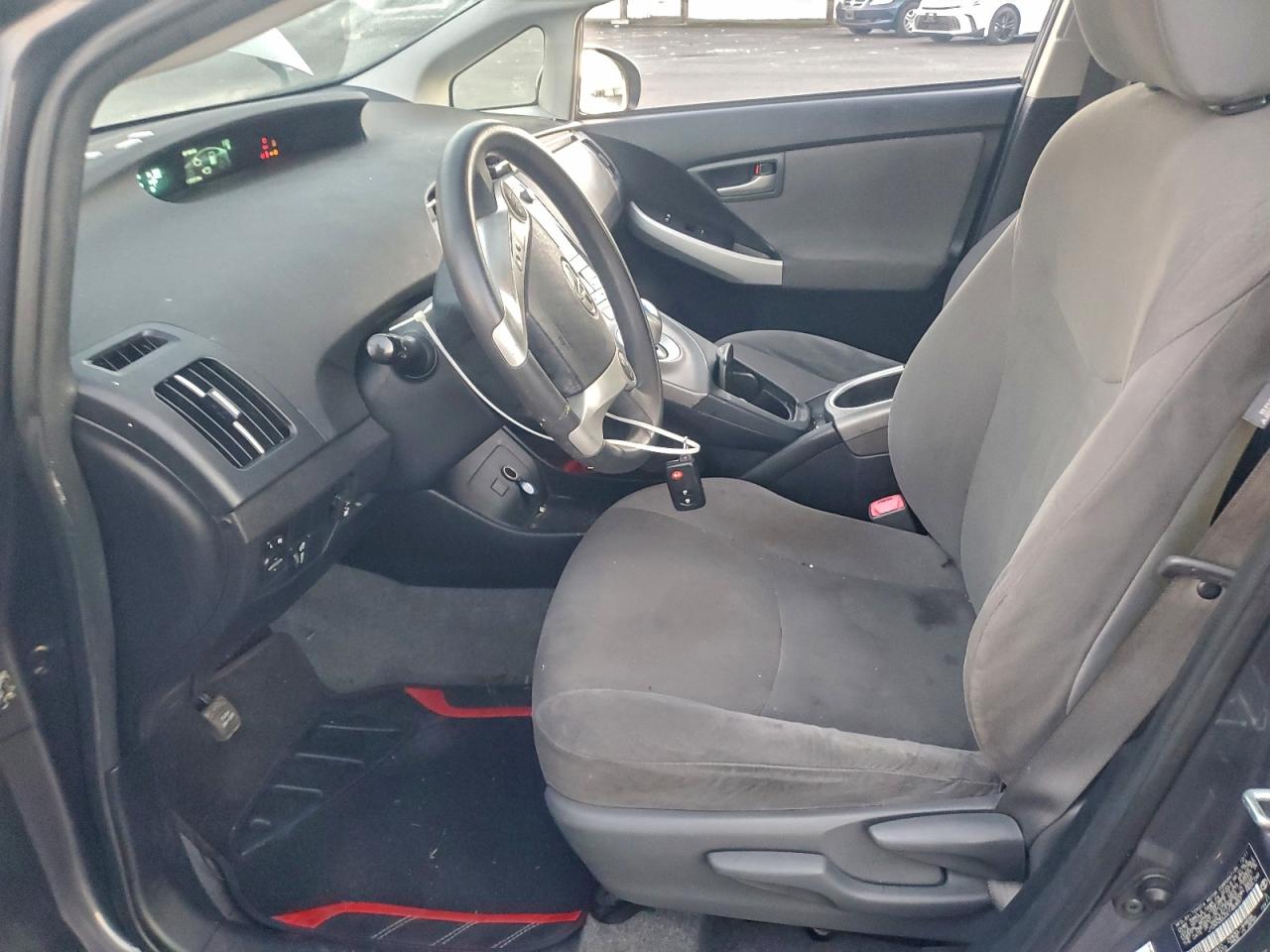 Toyota Prius Image 2