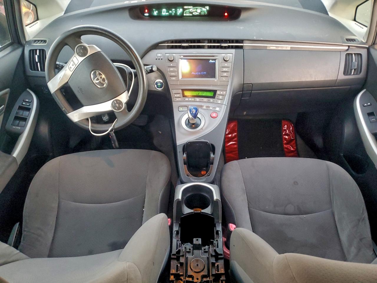 Toyota Prius Image 10