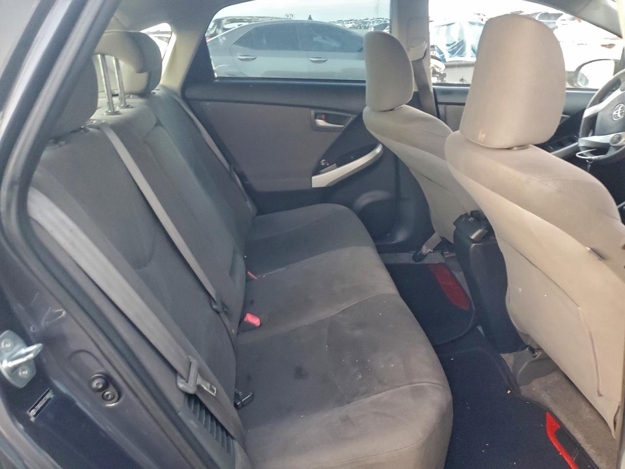 Toyota Prius Image 12