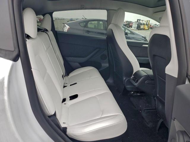 Tesla Model Y Image 8