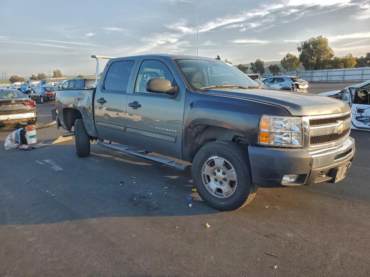 Chevrolet Silverado C1500 Lt Image 2