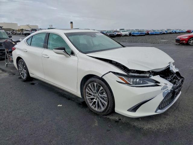 Lexus Es 300h Image 4