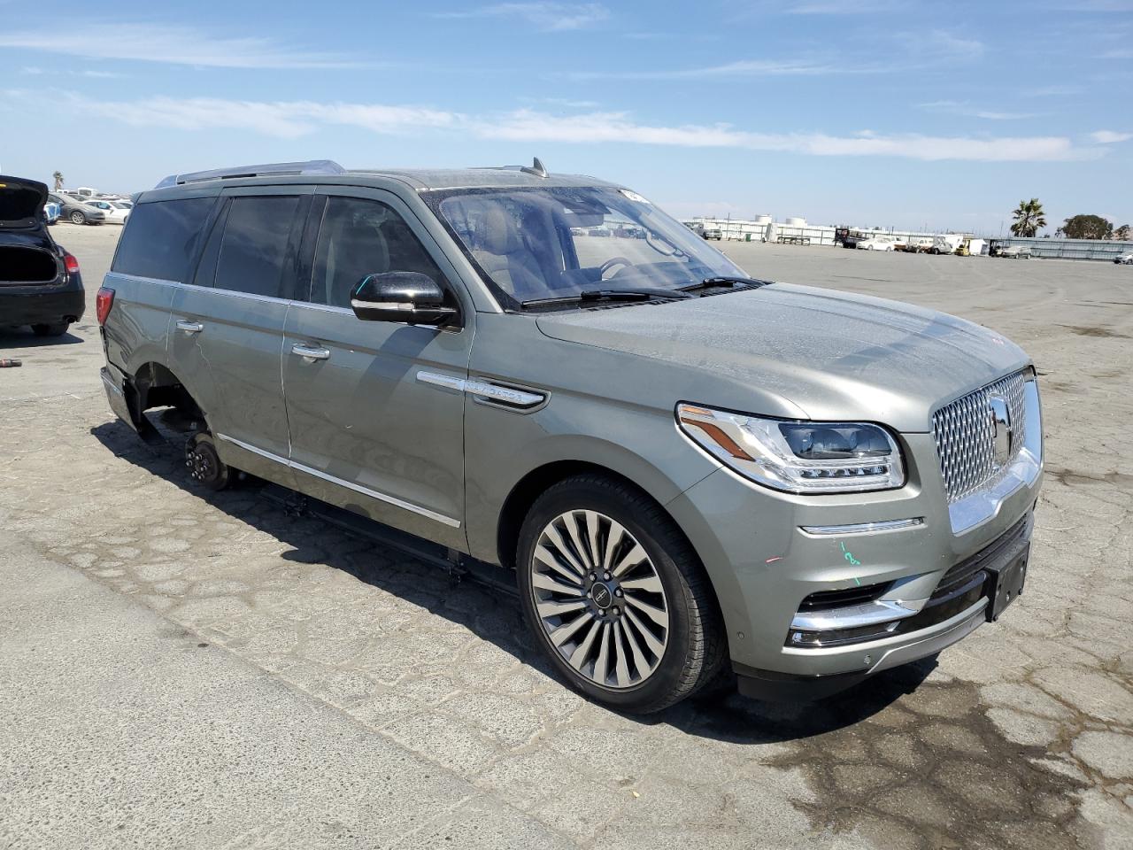 Lincoln Navigator Reserve Image 2
