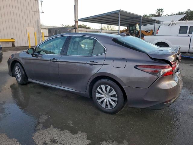 Toyota Camry Le Image 11