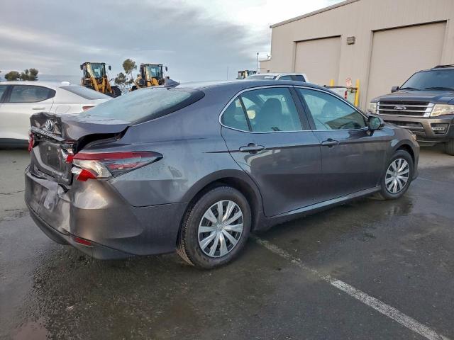 Toyota Camry Le Image 2