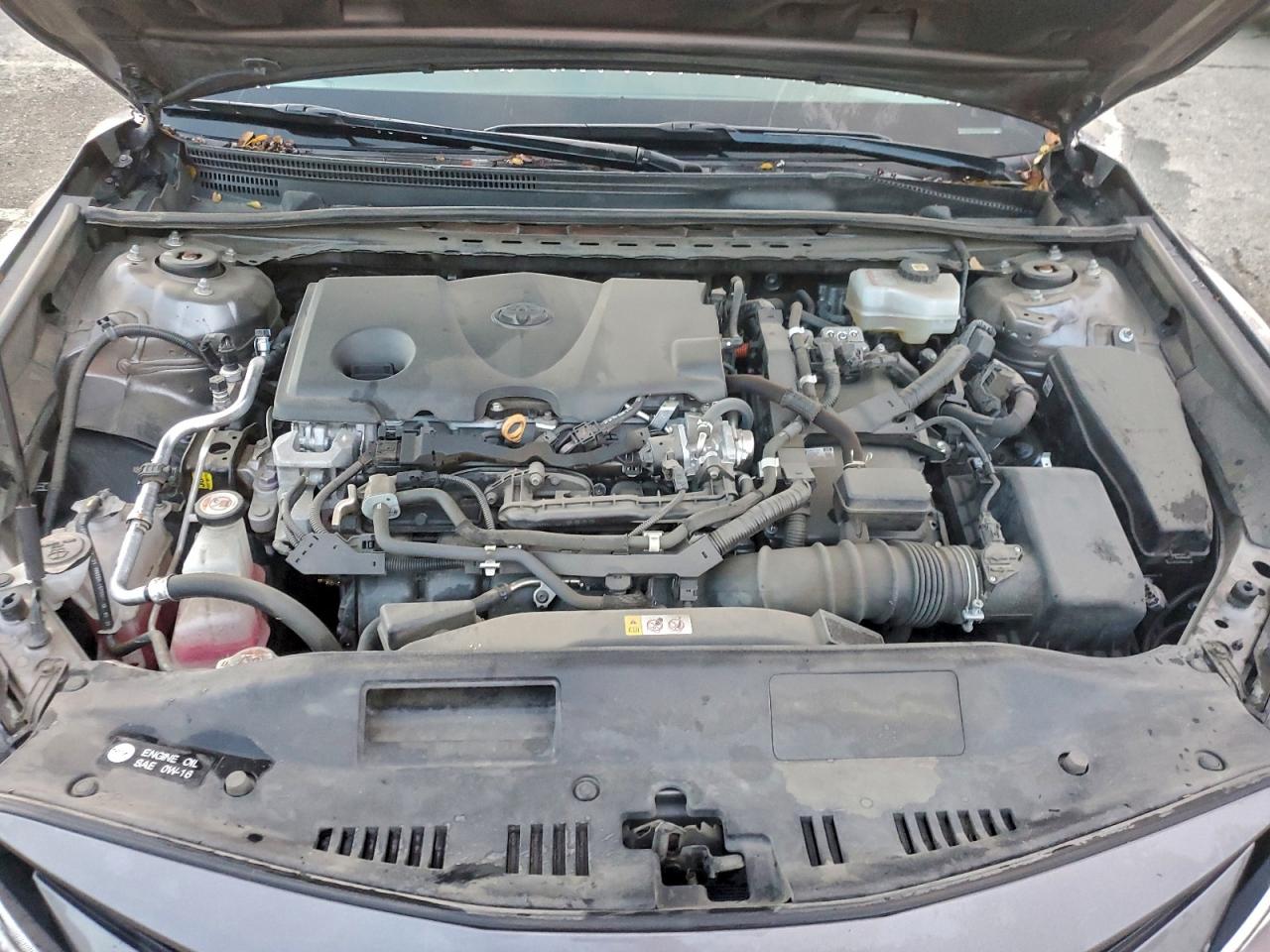 Toyota Camry Le Image 6