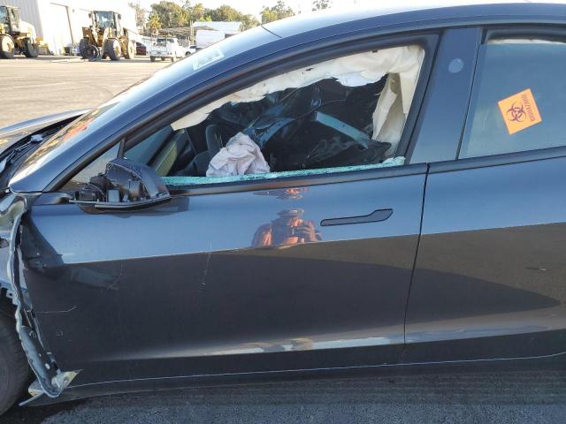 Tesla Model 3 Image 4