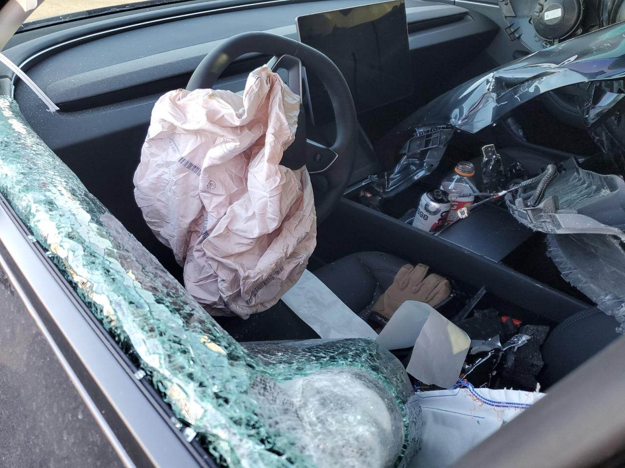 Tesla Model 3 Image 11