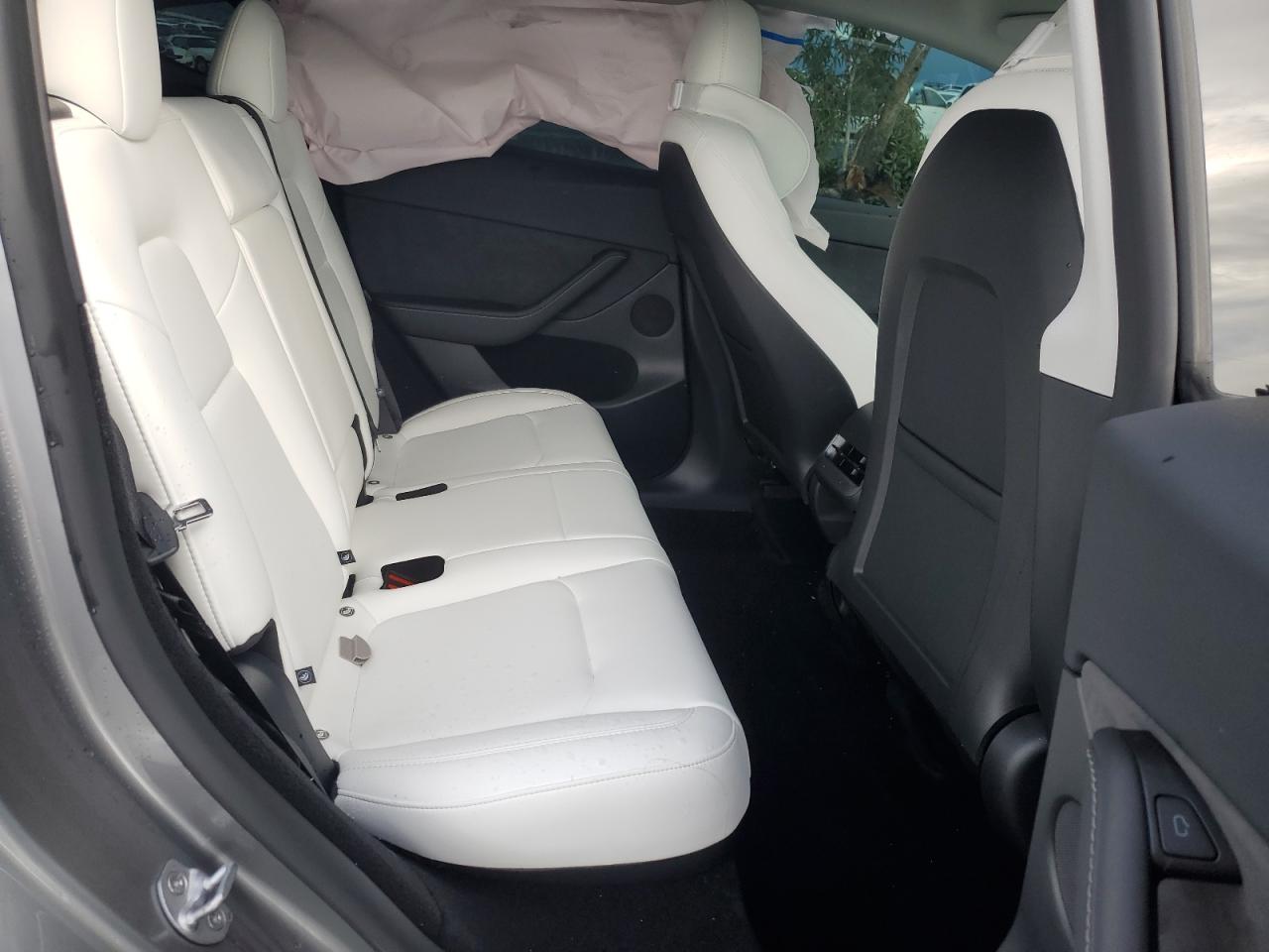 Tesla Model Y Image 11