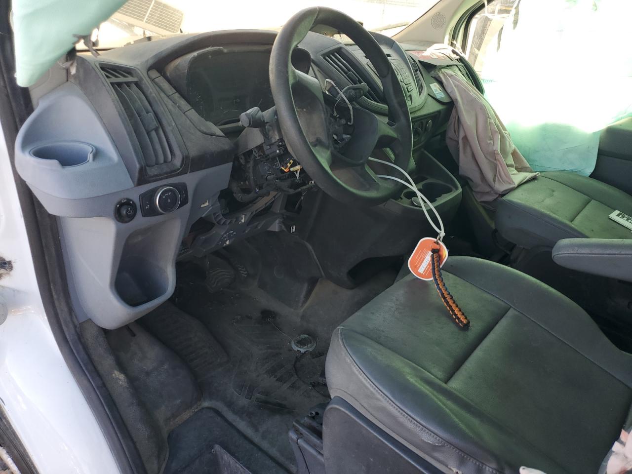 Ford Transit T-150 Image 4