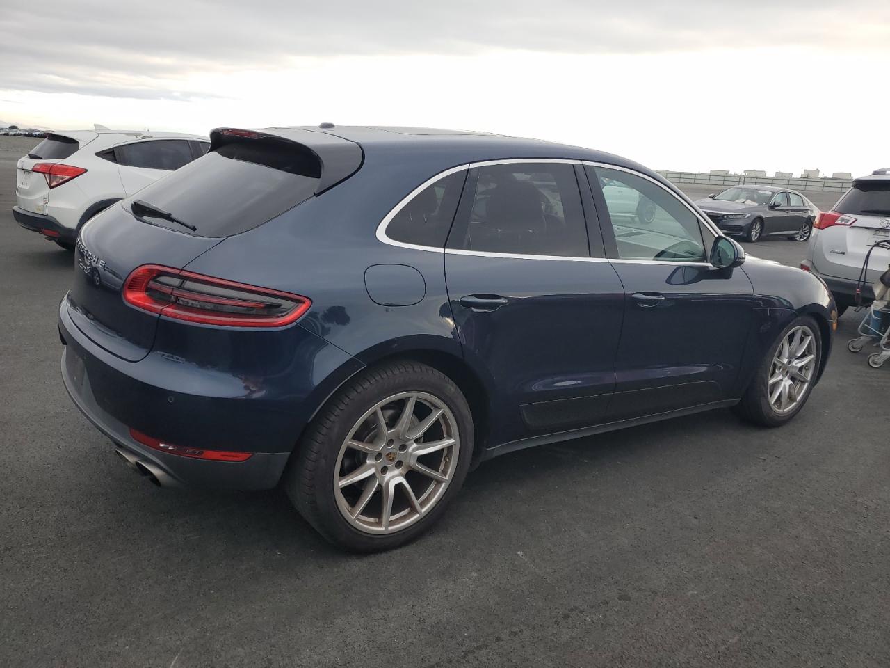 Porsche Macan S Image 13
