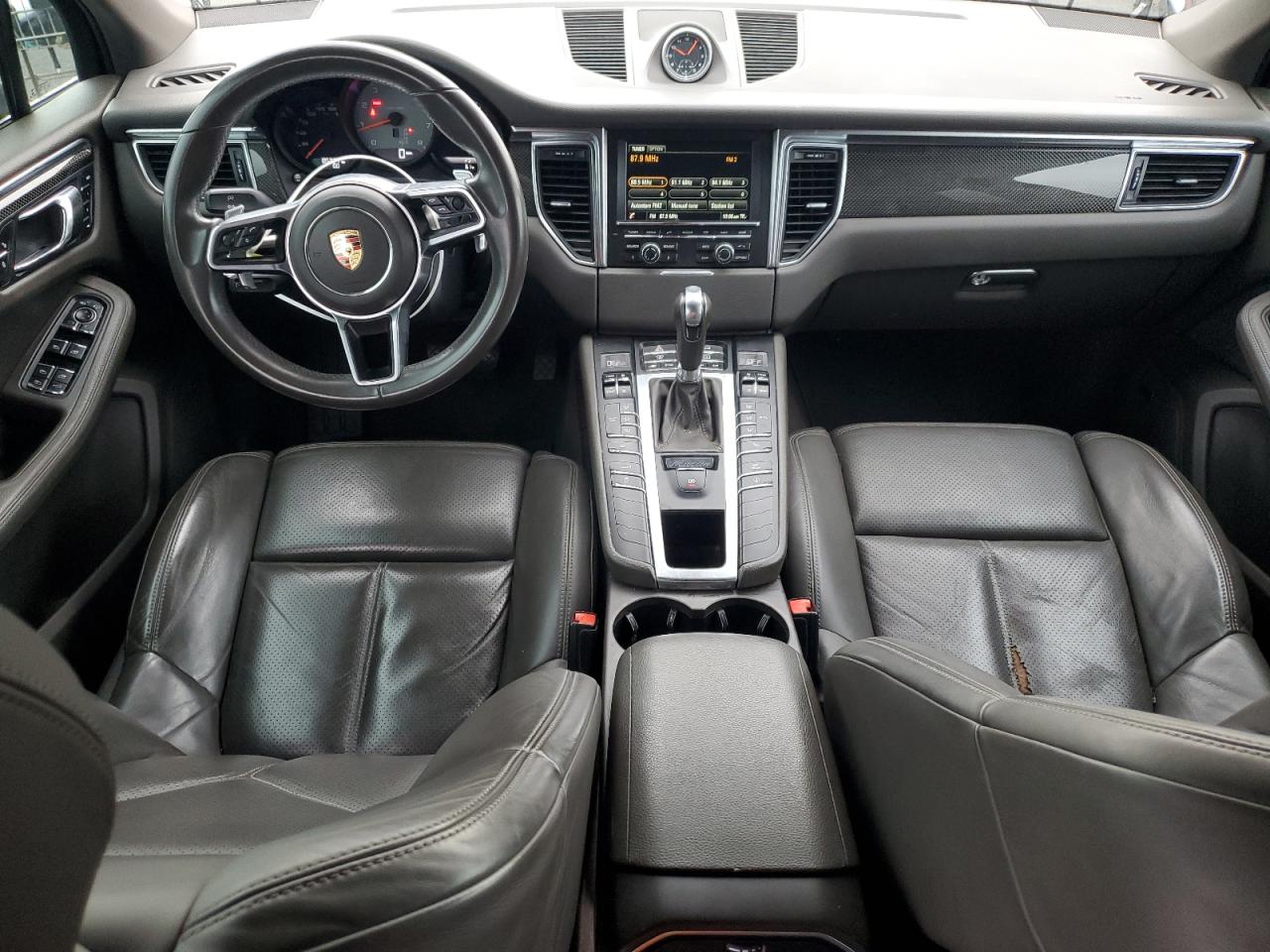 Porsche Macan S Image 4