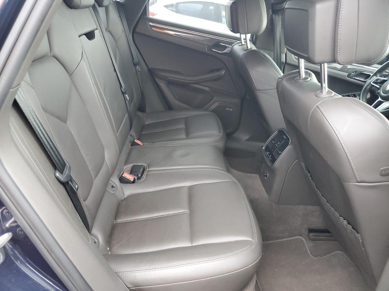 Porsche Macan S Image 5