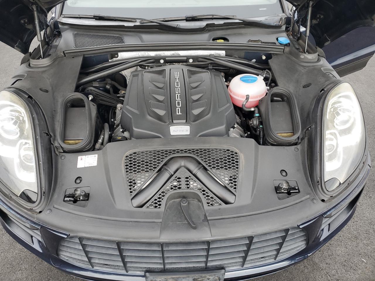 Porsche Macan S Image 10