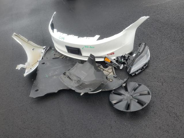 Tesla Model 3 Image 12