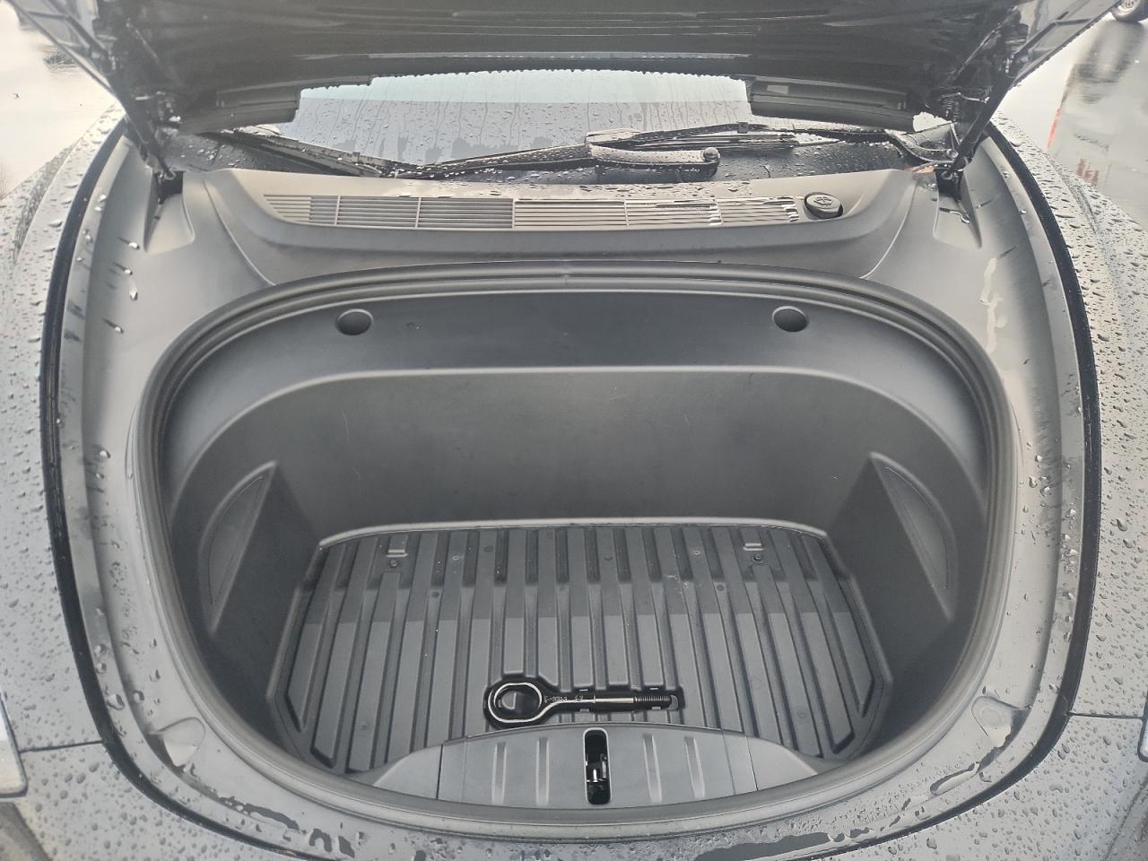 Tesla Model 3 Image 12