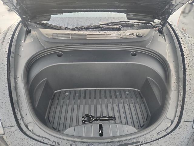 Tesla Model 3 Image 12