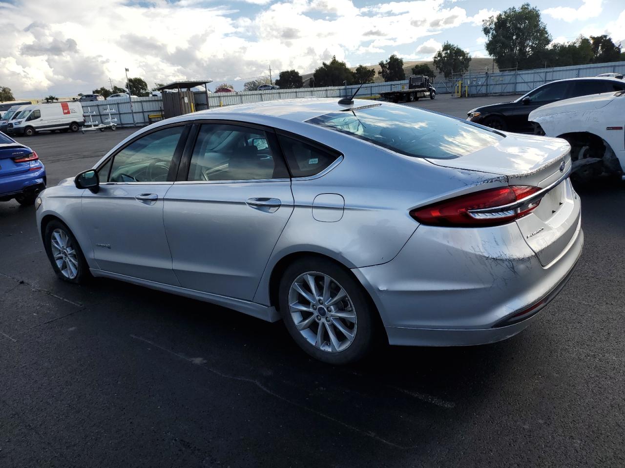 Ford Fusion Se Hybrid Image 12