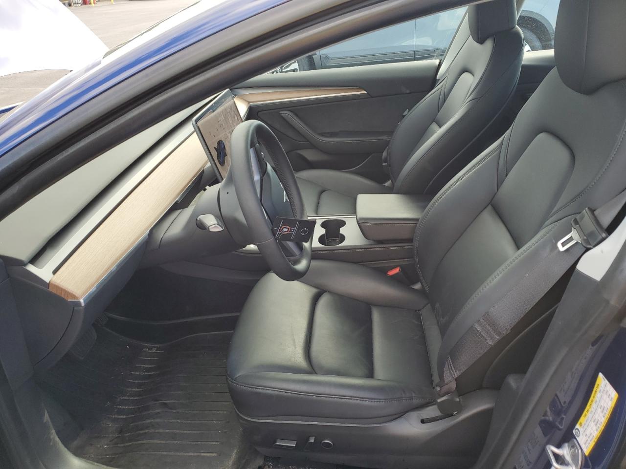 Tesla Model 3 Image 4