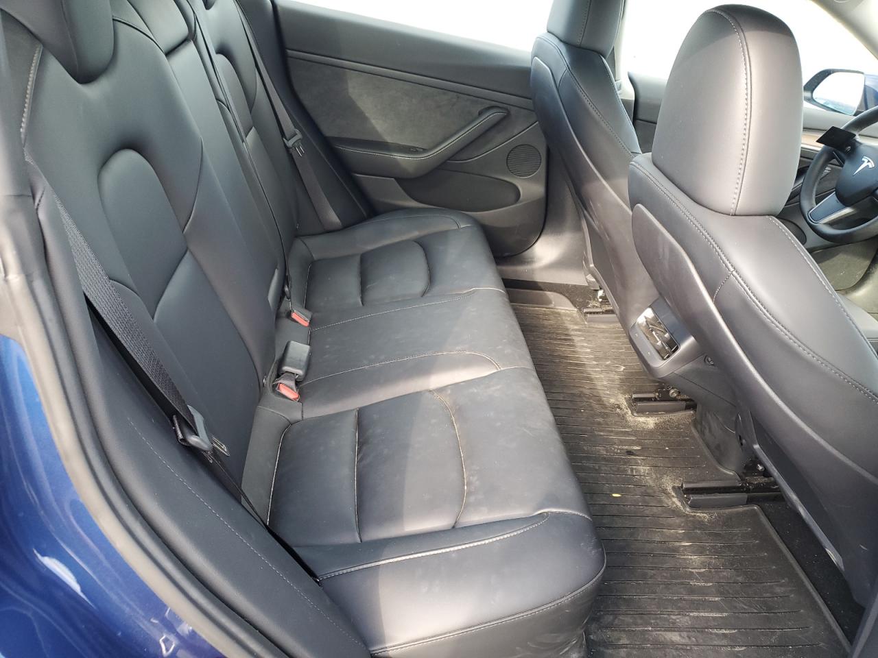 Tesla Model 3 Image 11