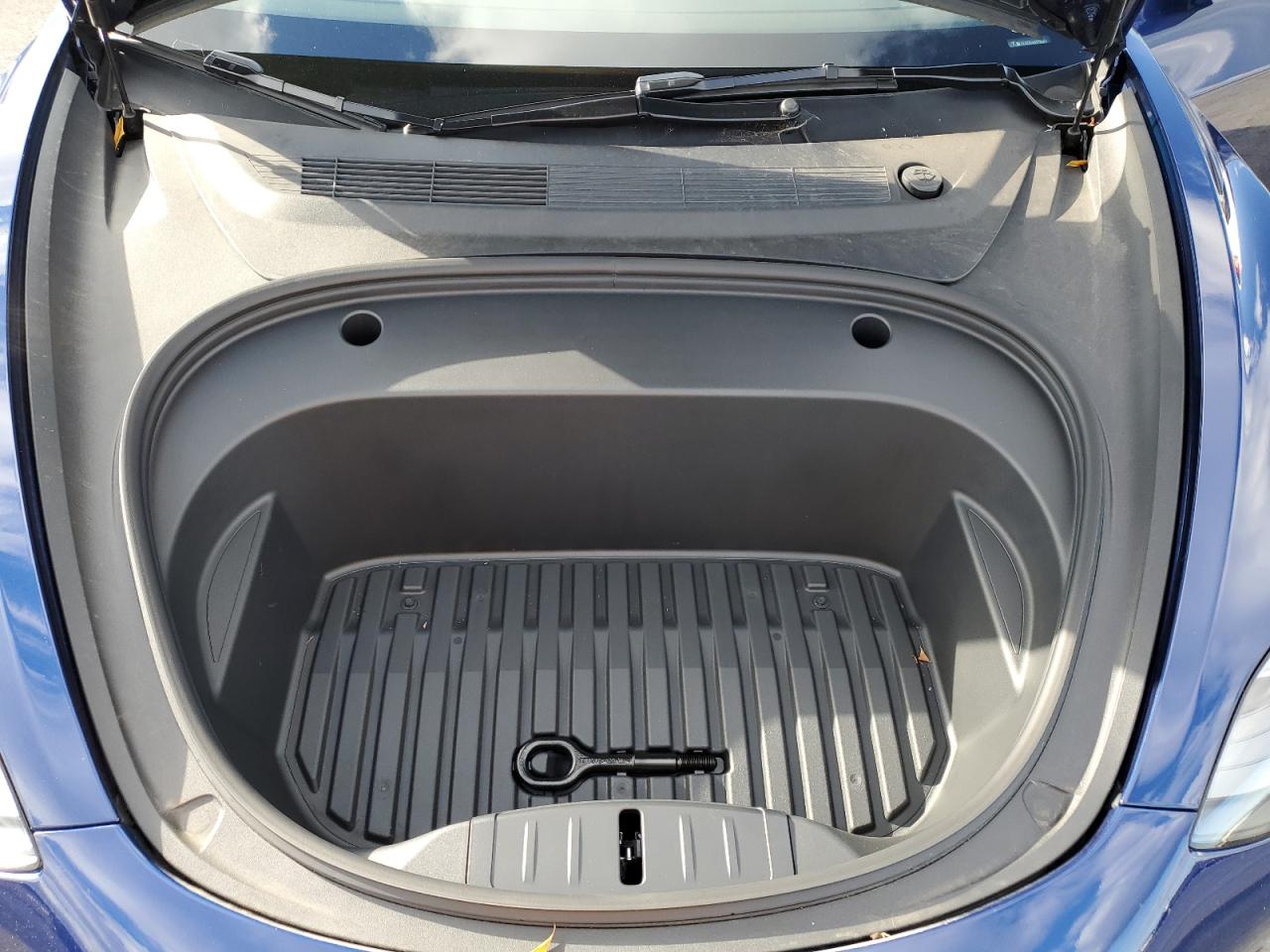 Tesla Model 3 Image 12