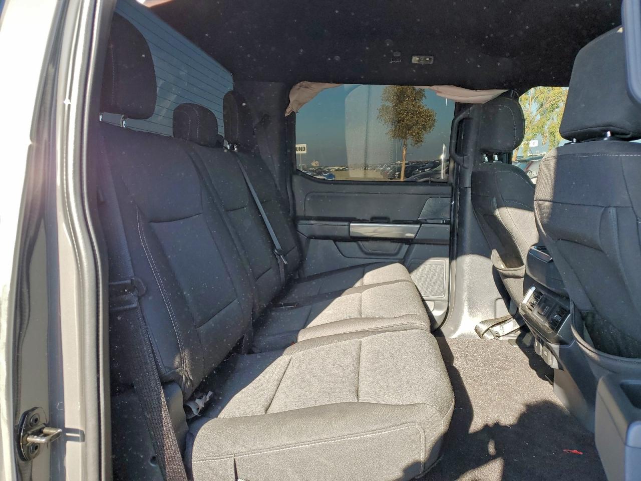 Ford F-150 Supercrew Image 11