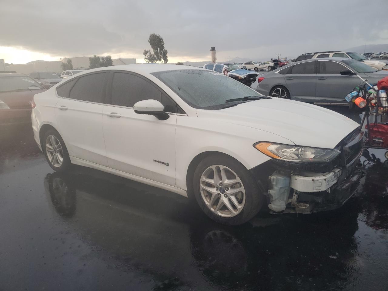 Ford Fusion Se Hybrid Image 4