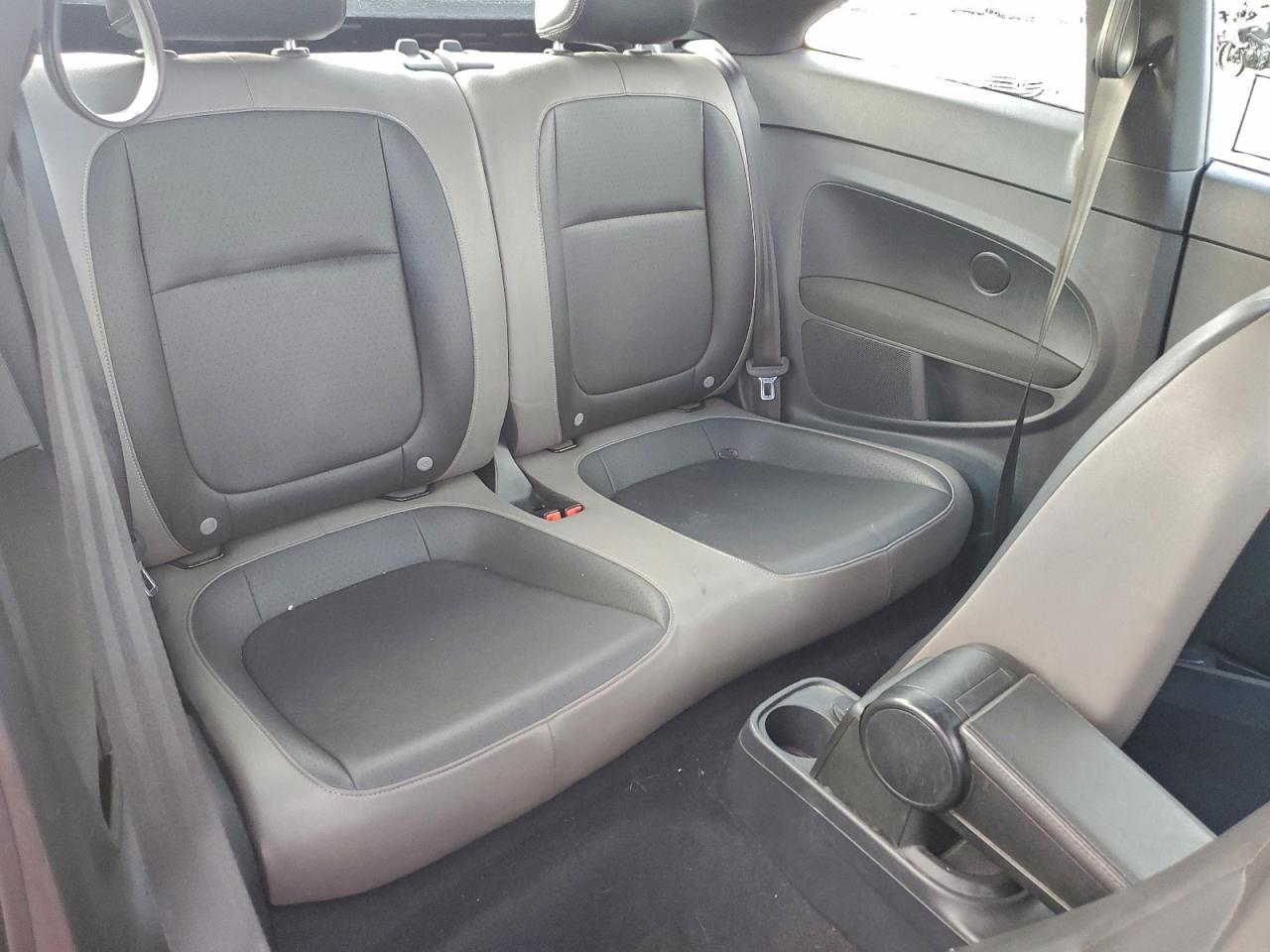 Volkswagen Beetle 1.8t Image 2