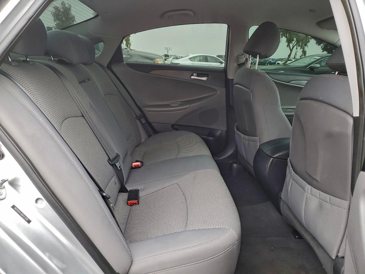 Hyundai SONATA Gls Image 11