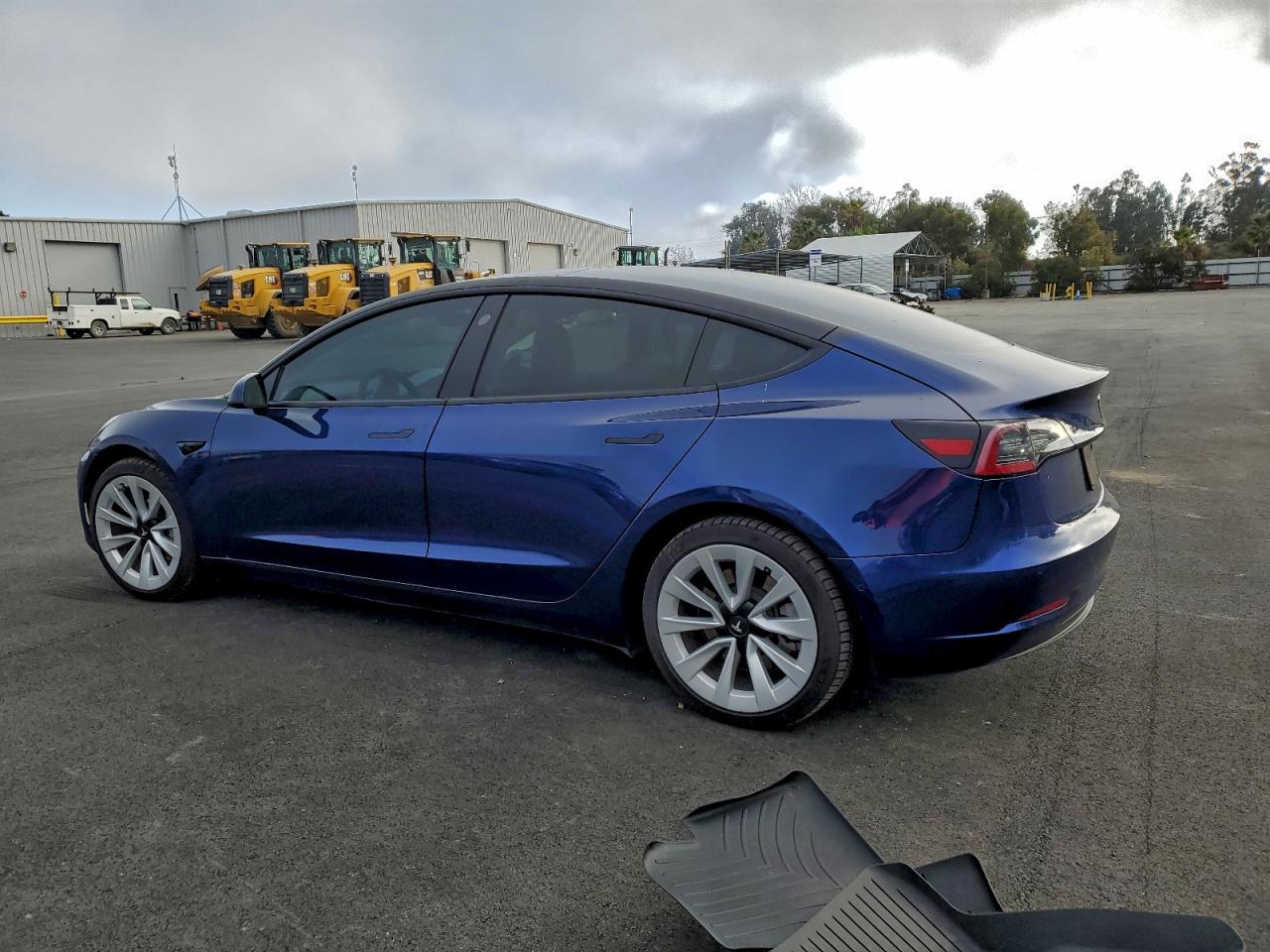 Tesla Model 3 Image 5