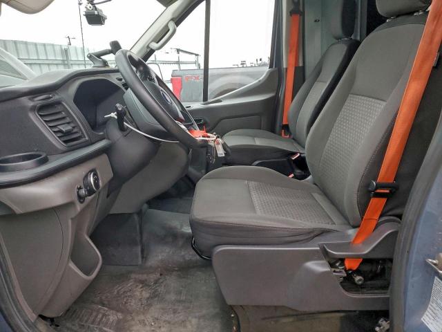 Ford Transit T-250 Image 6