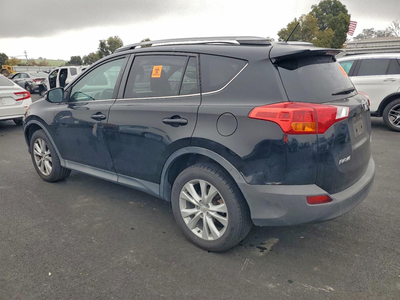 Toyota RAV4 Limited Image 3