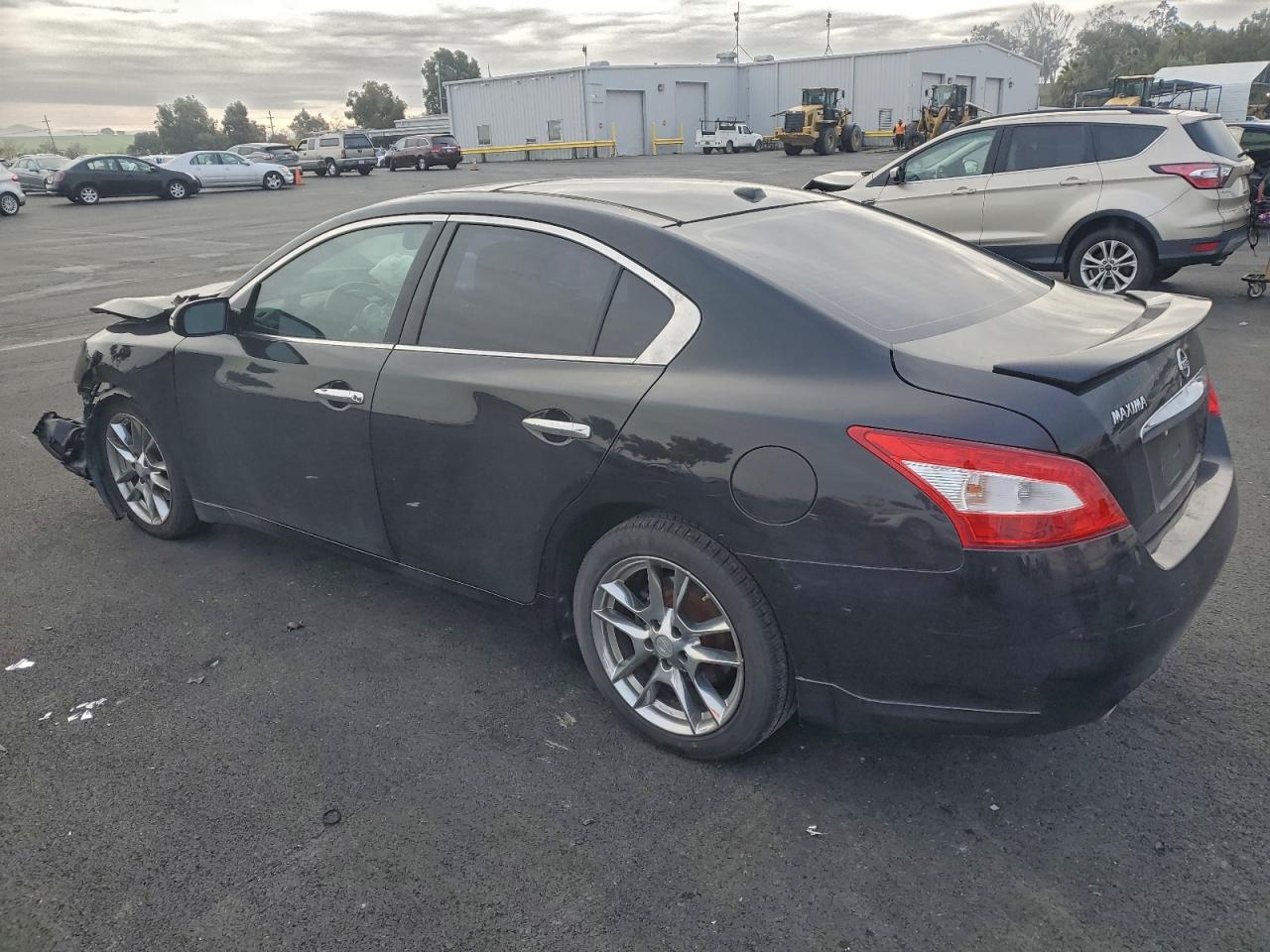 Nissan Maxima S Image 2