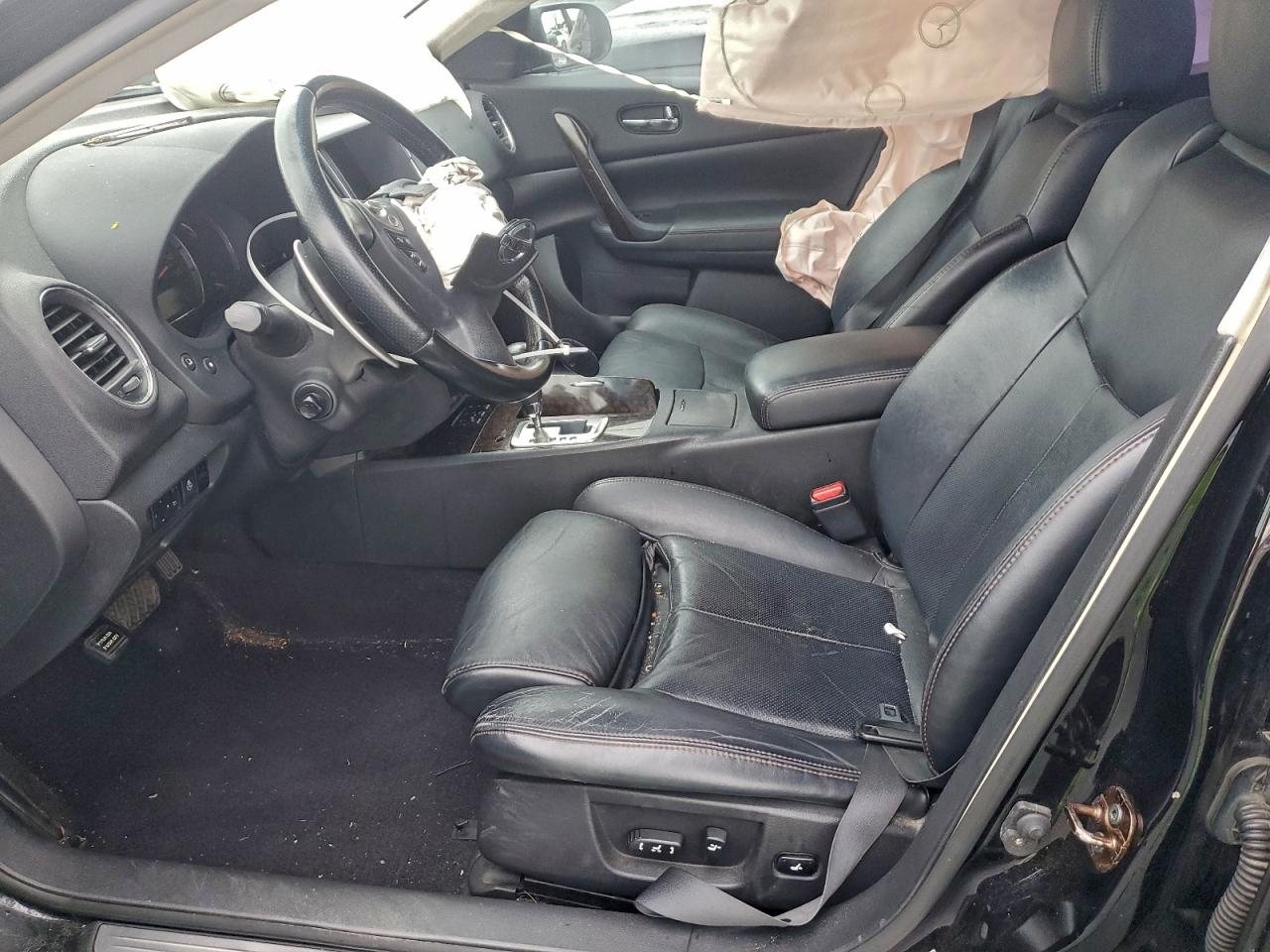 Nissan Maxima S Image 4