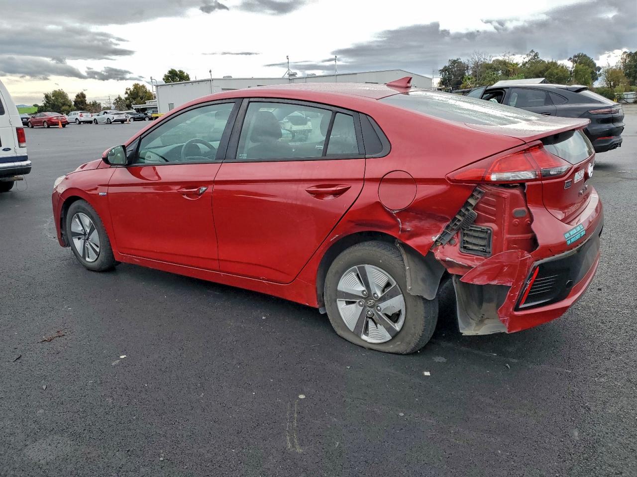 Hyundai Ioniq Blue Image 11