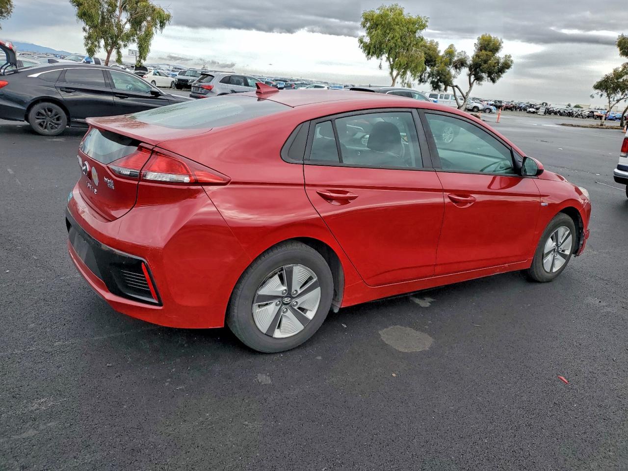 Hyundai Ioniq Blue Image 9