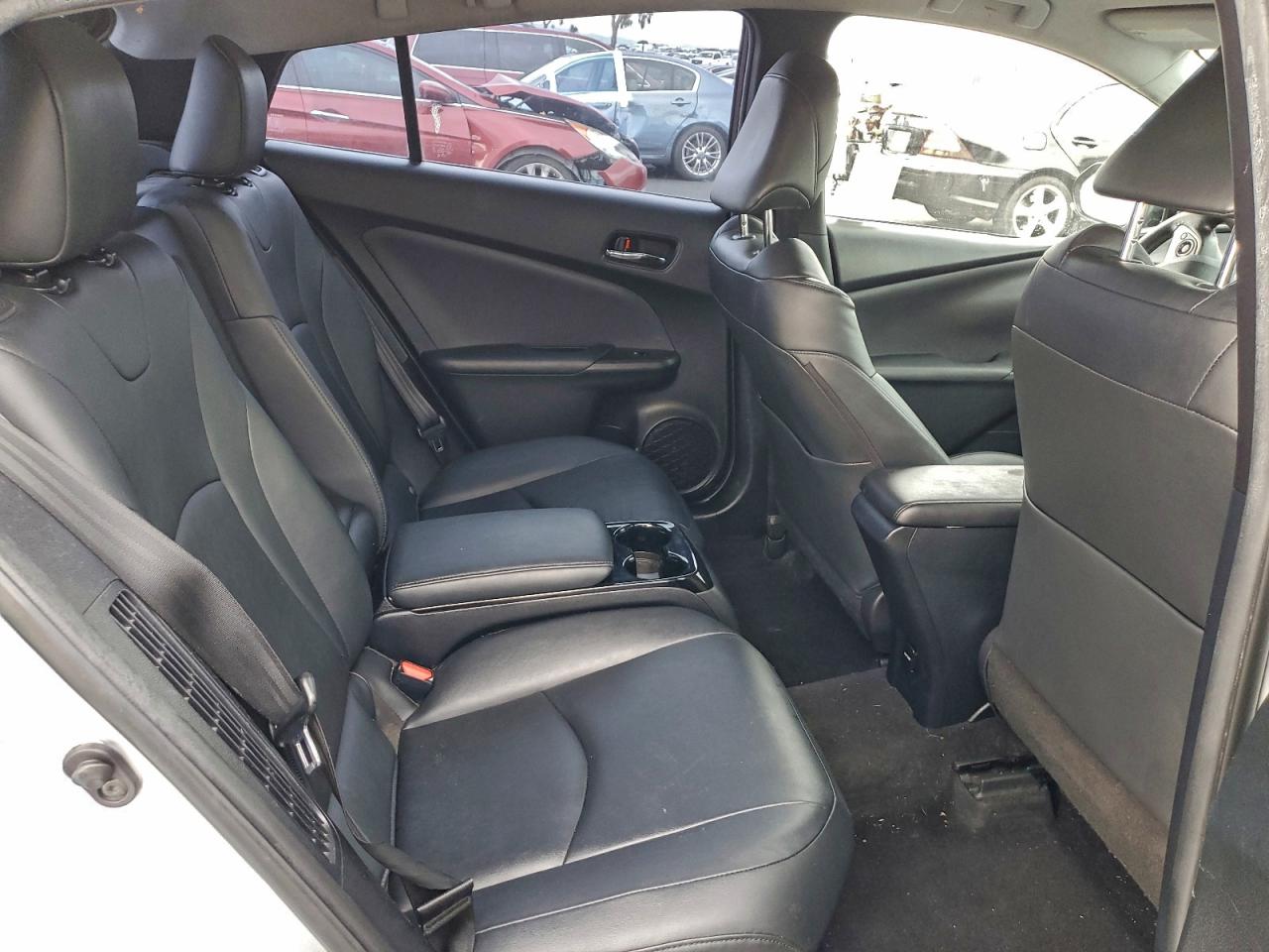 Toyota Prius Image 10